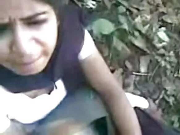 Desi incredible indian girl ශුක්රාණු උරා බොමින් ඇවිදින ඇදහිය නොහැකි හින්දි සරාගී චිත්රපටිය