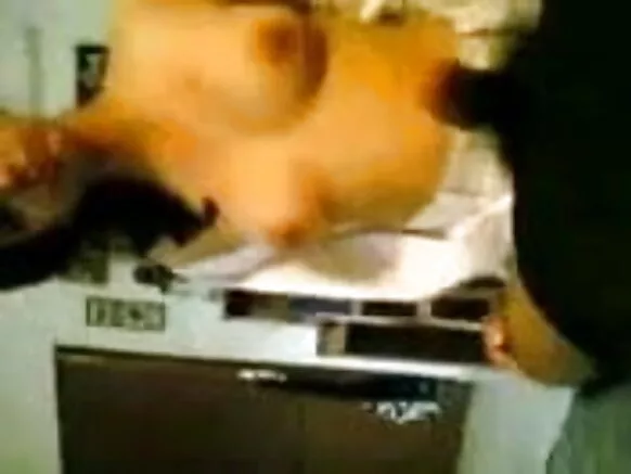 india bj සංජය දත්ගේ සරාගී වීඩියෝවක් උරා බොනවා