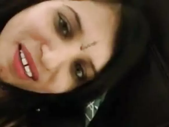 ඉන්දියානු බිරිඳ ඉංග්රීසි සාරියේ සරාගී සරාගී රූප indio in saree