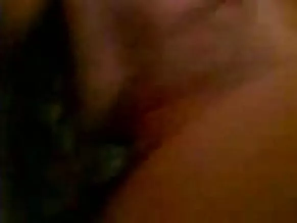 උතුරු ඉන්දියාවේ යුවළක් සරාගී නිල් චිත්රපටයක් නරඹති. රූගත කරන ලද රූගත කරන ලද ගෙදර හැදූ මගුල ක්ලිප්