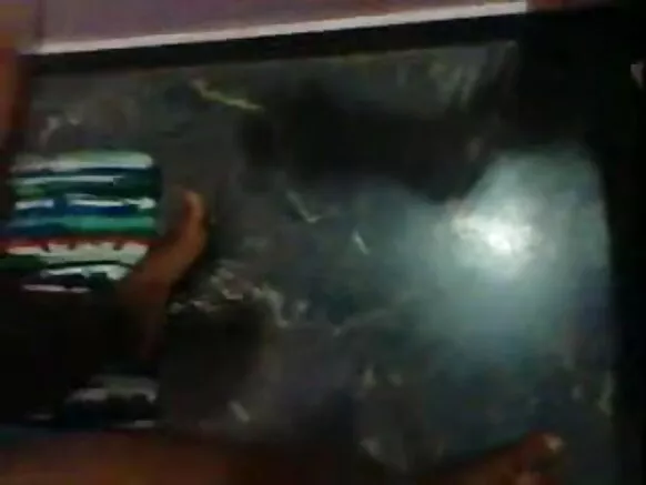 Desi සරාගී සම්පූර්ණ චිත්රපටිය ඉන්දියාවේ මීරා නැන්දා අසල්වැසියා විසින් කෙලවා ඇත