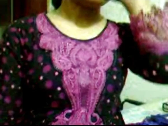 බෙංගාලි දේශී විශ්වාසවන්ත ගැහැණු ළමයෙකු වන රූමා සැබවින්ම තම පෙම්වතා විශ්වාස කළාය