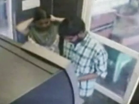 XXX සරාගී නිරුවත් චිත්රපටිය 3කින් තොරව කෙලෙසමින් සිටියි