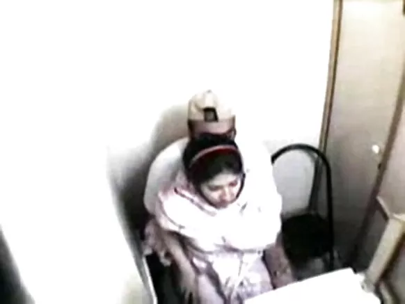 Le guignolo 2 ලිංගික වීඩියෝ චිත්රපටය ඉංග්රීසියෙන්