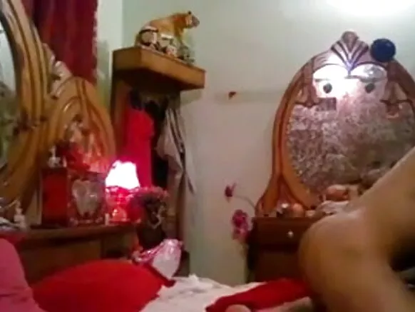 හින්දි ලූන් සඳහා ලක්නව් ඉන්දියානු යුවළ