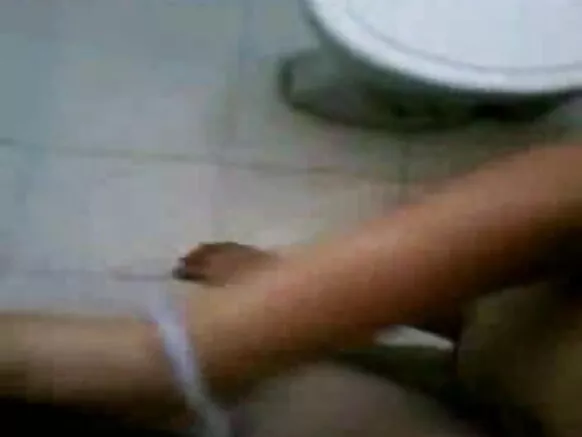 යුවලක් සඳහා ඉංග්රීසියෙන් ලස්සන සරාගී cpl ඡායාරූපයක්.