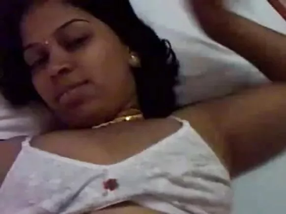 දකුණු ඉන්දියාවේ කේරළ ඇන්ටි නිරුවත් සංදර්ශනය කේරළ ඇන්ටි