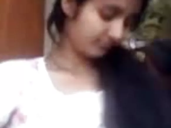 මගේ පෙම්වතිය ඇදහිය නොහැකි තරම් ජංගම ශරීරයක් ලබා දෙයි....0003