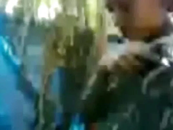 හොට් ඉන්දියන් ඇන්ටි මල්ලු නාද්දි පපුව පෙන්නනවා