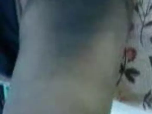 ලස්සන ගෘහණියක් ලස්සන සරාගී චිත්රපටයක් එවන්න