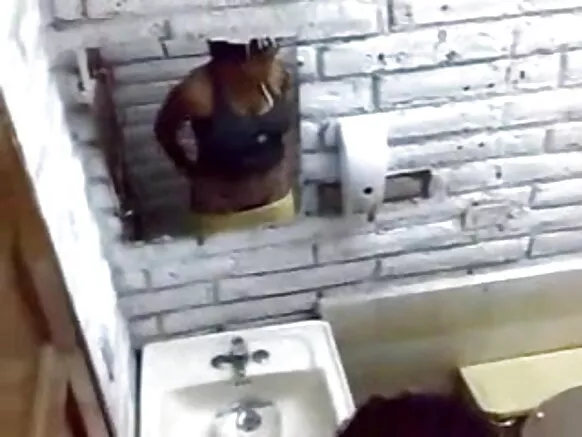 භාරත් ස්කොඩෙන්ග් සැබෑ වීරවරිය සරාගී ආධුනික චිත්රපටිය