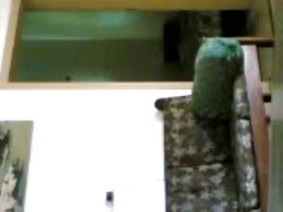 කෙල්ල ගොඩක් මහන්සි වෙනවා සරාගී ඉංග්රීසි රූපයක් ගන්න