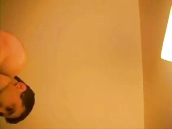 ඉන්දියානු සිව්වන සහකරු කාන්තාවගේ සංවේදී බිරිඳ ඇගේ 2 හැවිරිදි දරුවාගේ සිව්වන කෙස් සහිත සහකරු සරාගී චිත්රපටය සමඟ