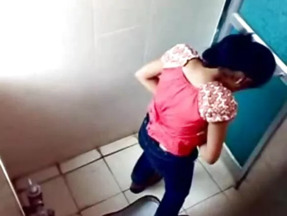 ඉන්දියානු නාන කාමර කැම් නාන කාමරය බොලිවුඩ් සරාගී චිත්රපට කැම්