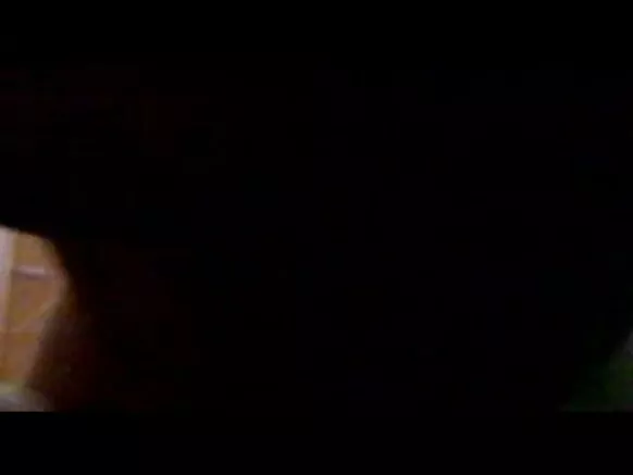 දේශී බෙංගාලි යුවළ සරාගී ඇඳ චිත්රපටයේ කෙලවරයි