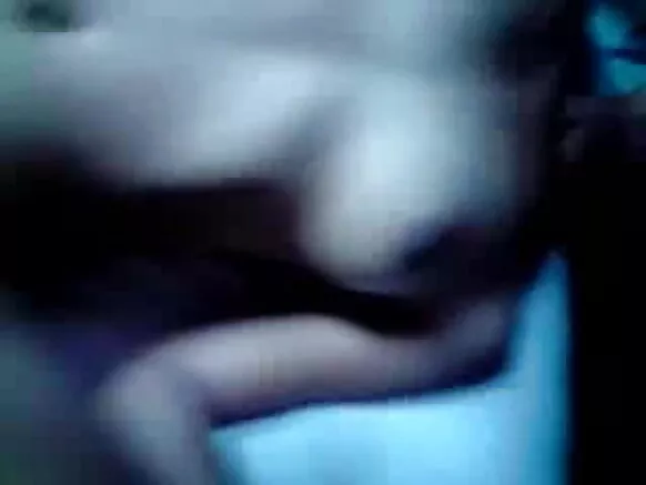 සරාගී හෝටල් චිත්රපටයක දේශී තරුණිය තම හෝටල් පෙම්වතා සමඟ ක්රියා කරයි