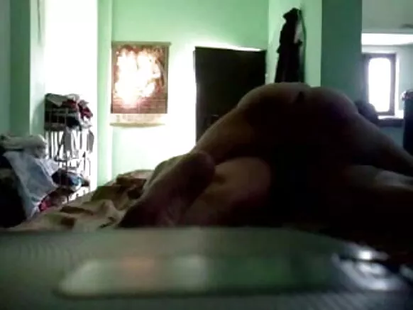 ලක්නව් හින්දි සරාගී චිත්රපටයේ නිල් රූපය නිල් විවාහක ගැහැණු ළමයා ඇගේ ස්වාමිපුරුෂයා විසින් කෙලවා ගනී