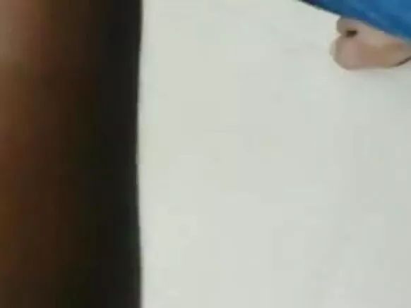 සේවිකාව සඳහා සබැඳි සරාගී නිල් වීඩියෝ දර්ශනය