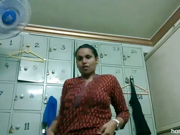 භාරත් නේනා සෙක්ස් ලිලී ඇඳුම් මාරු කිරීමෙන් පසු නිරුවතින්