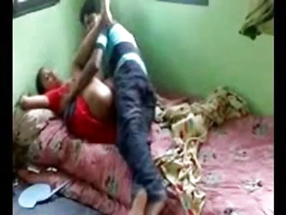 දේසි කොල්ලා ගෙදර ගණිකාවට කෙලවනවා