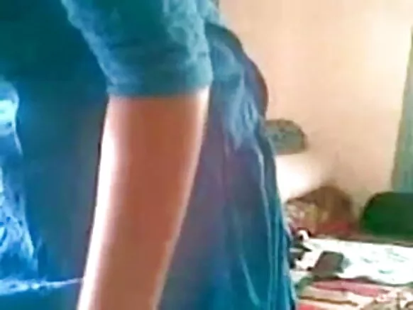 පන්ජාබි ගැහැණු ළමයෙකුගේ සරාගී සහ අපිරිසිදු රූපය ස්නානය කරන විට සහ ගැහැණු ළමයෙකුගේ ඇඳුම් අඳින විට අල්ලා ගන්නා ලදී