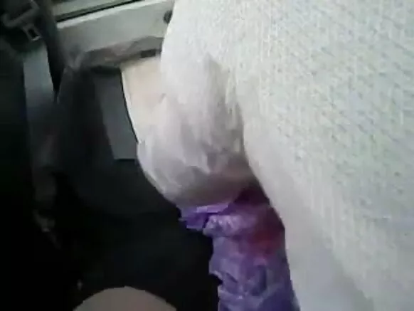 ඉන්දියානු දකුණු නැන්දා ඇගේ පෙම්වතා විසින් සාරි ඉංග්රීසි ස්වයංක්රීය රූපය නිල් සරාගීව කෙලවා ඇත