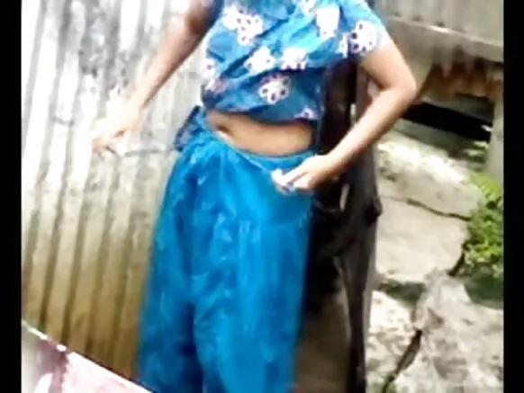 දේශි ප්රියංකා චොප්රා සරාගී චිත්රපට කෙල්ල එළියේ නානවා