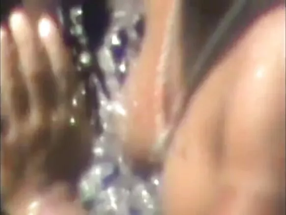 bangla desi සරාගී වීඩියෝ සරාගී වීඩියෝ රූප ජනතාව desi බංග්ලා නාන කාමරය විවෘත