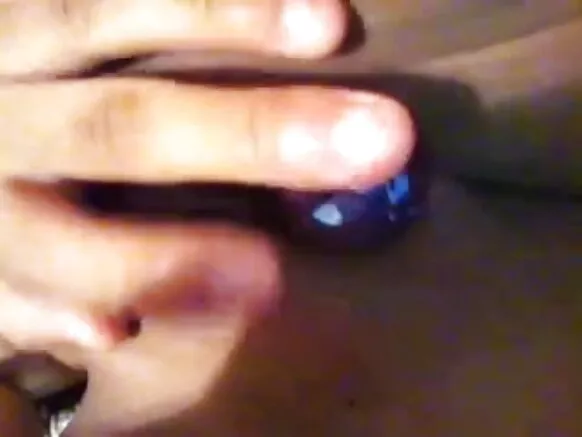 සුරූපී ඉන්දීය ඉන්දියානු තරුණිය ඇගේ සිරුර සරාගී HD පෙන්වයි