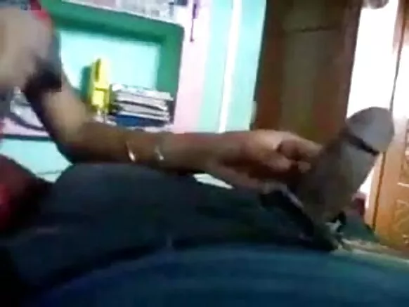 බංග්ලාදේශ තරුණිය සුන්නත් කළ මෝටර් රථ රියදුරු දේශී සංජය දත් වීඩියෝ සරාගී වීමට කැමතියි