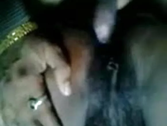 මගේ bp සරාගී වීඩියෝ චිත්රපට මිතුරාගේ ඉන්දියානු බිරිඳ මගේ ලොකු කුකුළාට කෙලවමින් සිටී