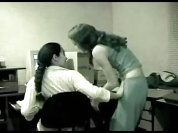 හුරුබුහුටි ඉන්දියානු තරුණයා මාට්ටු වේ යැයි බියෙන් වීඩියෝ සරාගී අම්මා අම්මා