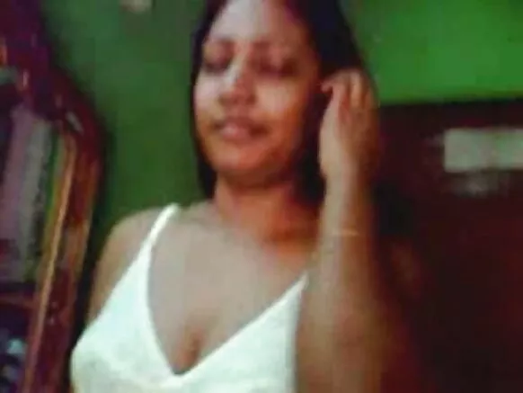 පිරිමි ළමයාගේ පෙම්වතිය දේශී සරාගී චිත්රපටය දේශී සරාගී චිත්රපටය හින්දි