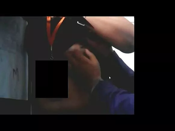 සරාගී හින්දි සරාගී චිත්රපටිය මාන්සි හින්දි චිකා කාර්යාලය 7 හි ඇගේ වත්කම් පෙන්වයි