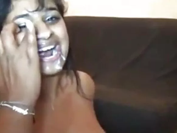 ඉන්දියානු බිරිඳ තම සැමියා ඉදිරියේ කුකුළන් කිහිප දෙනෙකු විසින් කෙලවූ සරාගී චිත්රපට ඡායාරූප full hd