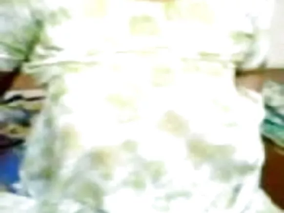 මතුරා සරාගී පරිණත කත්රිනා කාන්තාව විශිෂ්ට ඉන්දියානු තන පෙන්වයි ලොකු බූබ්ස් ඇඩ් පුසි