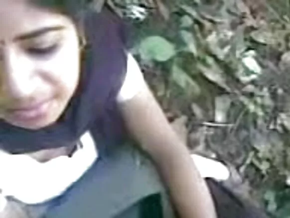 S.Indian Mallu විශ්ව විද්යාල දැරිය තම පෙම්වතාගේ සතා සිවුපාවා ගිල දමයි