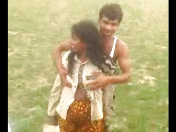 Desi Indio Formator සරාගී ලොකු බූබ්ස් ඇන්ටි දේසි ඇන්ටි එළිමහන් කොටස 4