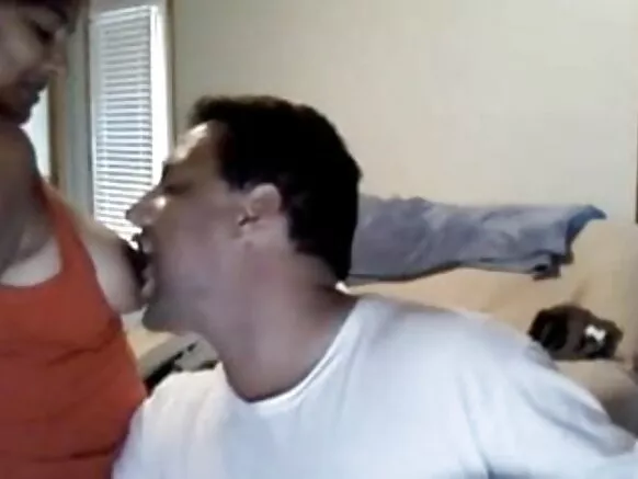 ඉන්දියාවේ NRI බිරිඳ තම මිතුරාගේ මිතුරා ඉදිරියේ සැමියා විසින් හෙලිදරව් කරන ලද හින්දි චිත්‍රපටිය