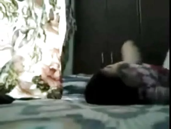 සරාගී චිත්රපට වීඩියෝවක් bf විසින් අල්ලා ගන්නා ලද ගැහැණු ළමයින් දෙදෙනෙකුගේ පෙර ක්රීඩා bf ගැහැණු ළමයා බෙදා ගන්නා ලදී