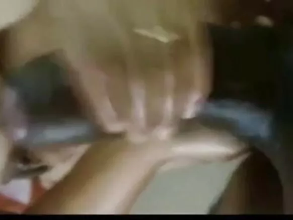 desi බිරිඳ නිල් සරාගී ඉංග්රීසි නිල් බෝට්ටුවේ