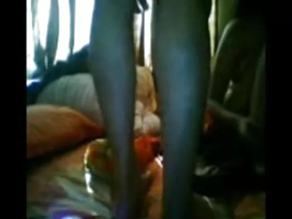 දේශී යුවළ නිදන කාමරයේ ලිංගිකව හැසිරෙන සරාගී චිත්රපටය hd