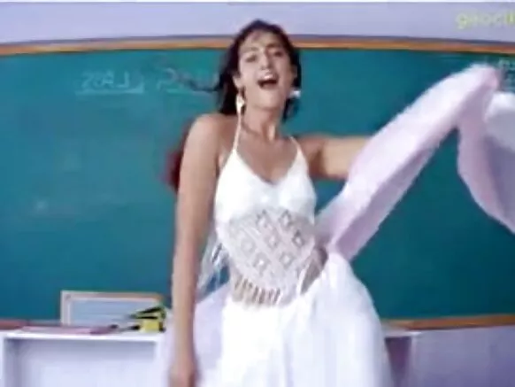 සරාගී නිළිය චිත්රපට වීඩියෝ දර්ශනය ඉලියානා ගුරුවරියක් ලෙස