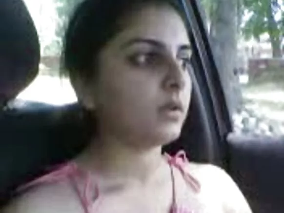 පකිස්තාන් කෙල්ල ඔක්කොම සරාගී චිත්රපට කාර් එකෙන් කාර් එකට