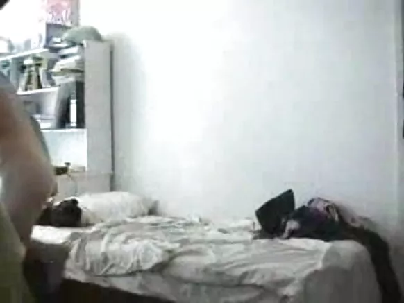 ඉන්දියානු කොල්ලා ආසියාතික මනමාලිය දෙසි ඉංග්රීසි නිල් මගුලයි