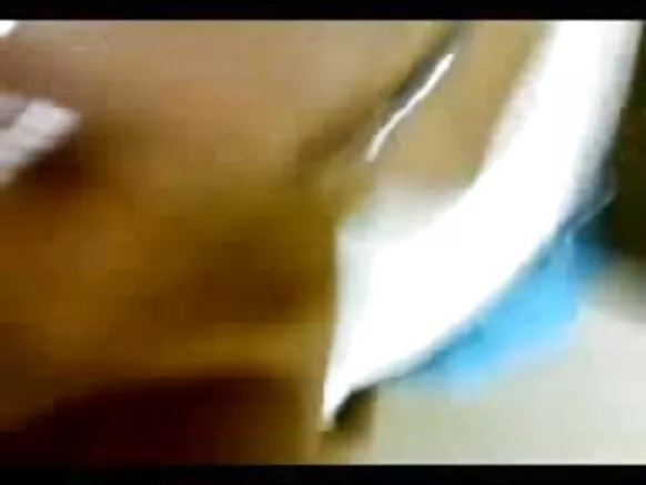 වැරදි වීඩියෝ සිදුරක් ඉන්දියානු සරාගී චිත්රපටයක් නැරඹීමට වැරදි සිදුරක්