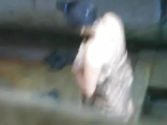 Hot Neighbour සරාගී චිත්රපටය සැඟවුණු නාන කාමරය 4