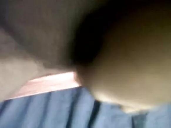 බෙංගාලි තරුණියක් ඇගේ ඇඟිලි නිල් වීඩියෝවක් ඇතුළු කරමින් සරාගී පිපිඤ්ඤා සමඟ ස්වයං වින්දනයේ යෙදෙයි