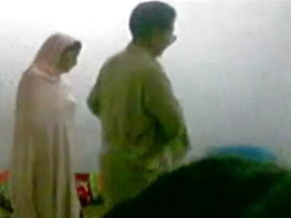 පකිස්ථාන විශ්ව විද්යාලයේ මහාචාර්ය චුඩායි හර්යාන්වි සරාගී හවුස් සරාගී බිම්බෝම්බ ශිෂ්යයා