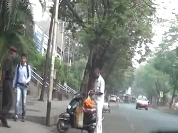 චිකාස් ඉන්දියන් සරාගී සුනඛ ෆ්ලෑෂ් විශ්ව විද්යාල ෆ්ලෑෂ්